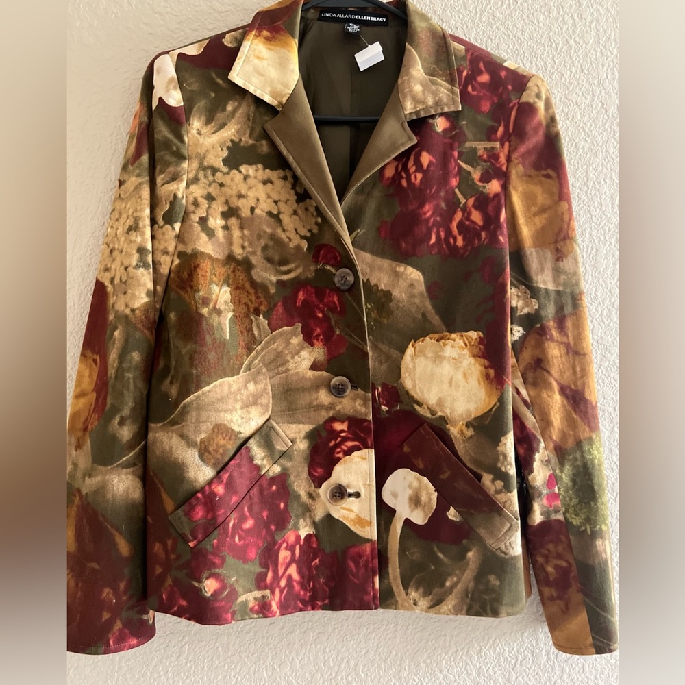 Multicolor Blaizers
Print
Em flowers